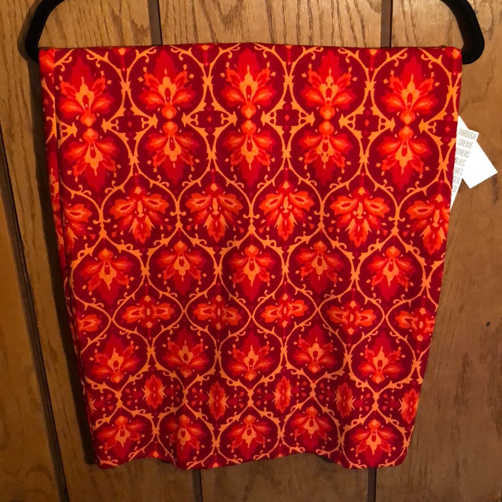 NWT Small Lularoe Cassie